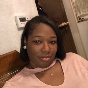 Meet your Posher, Alisha